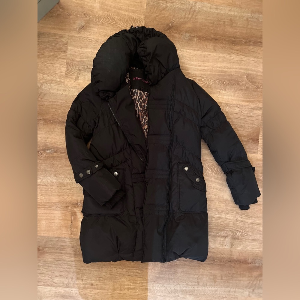WOMANS WINTER COAT